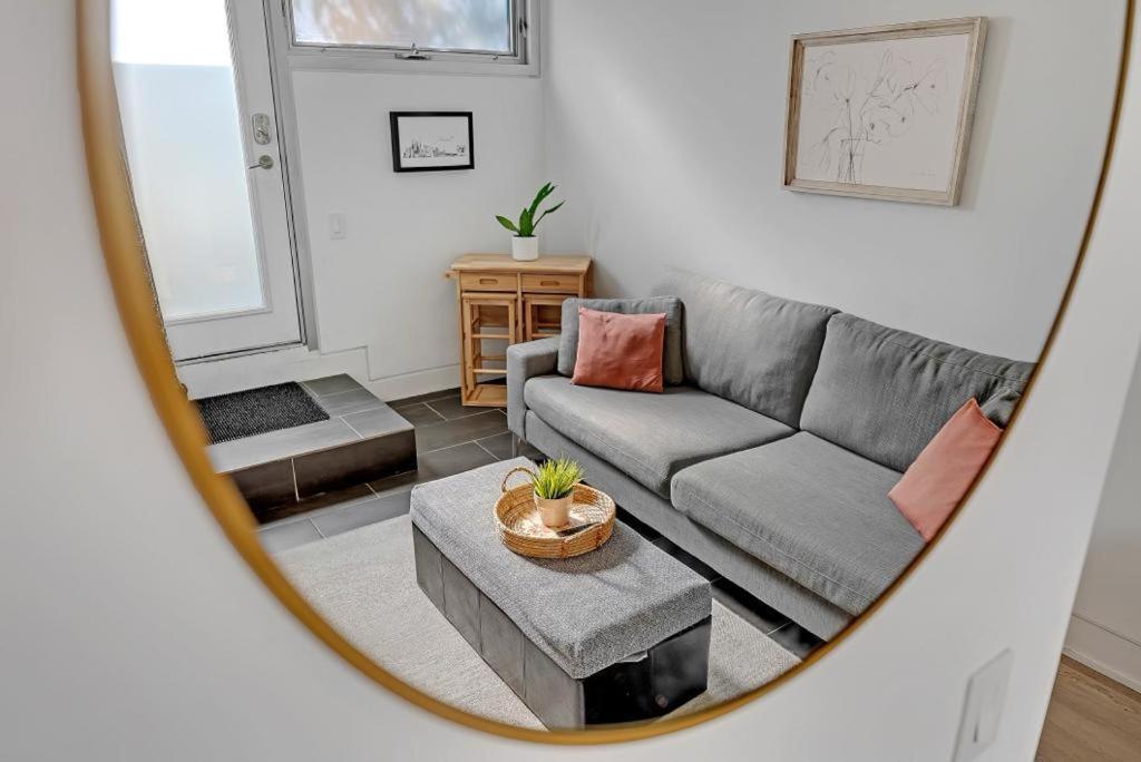 Suite In The Heart Of Downtown Торонто Экстерьер фото
